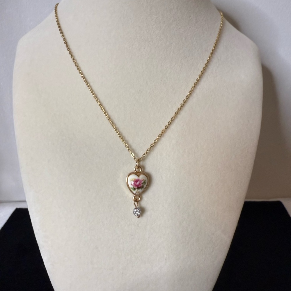 #045 Gold Tone Necklace with Floral Design Heart Pendant